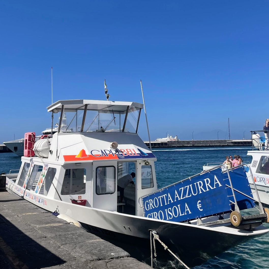giro isola boat tour capri